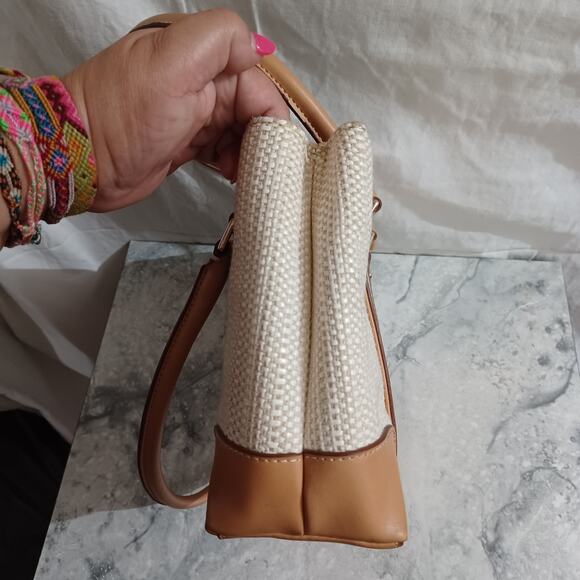 Liz Claiborne Shoulder Bag Purse Cream Weave Satchel - Picture 7 of 9